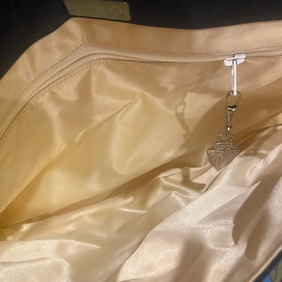 Gucci Flora Vintage Bow Clutch with Detachable Crossbody Strap - Picture 16 of 17